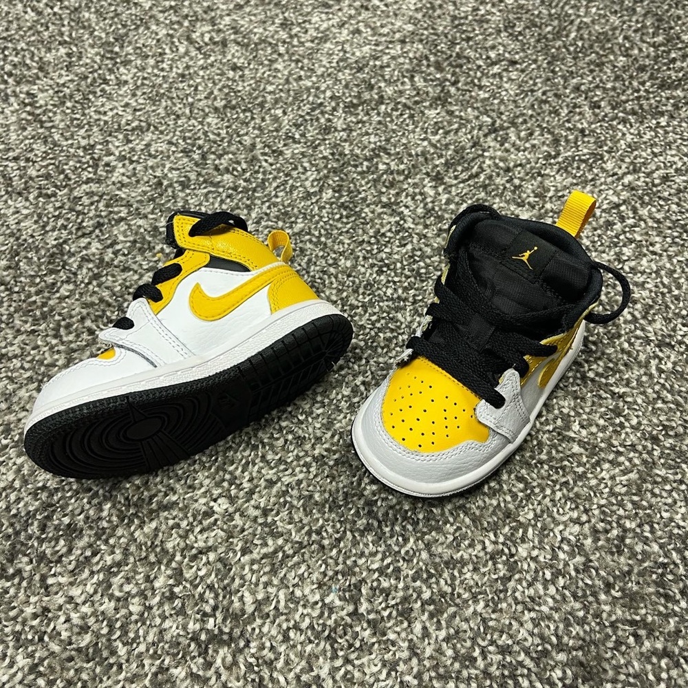 Nike Air Jordan 1
Toddler Size 5C
Gently Worn Once